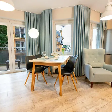 Przy Latarni Morskiej Z Garazem Διαμέρισμα