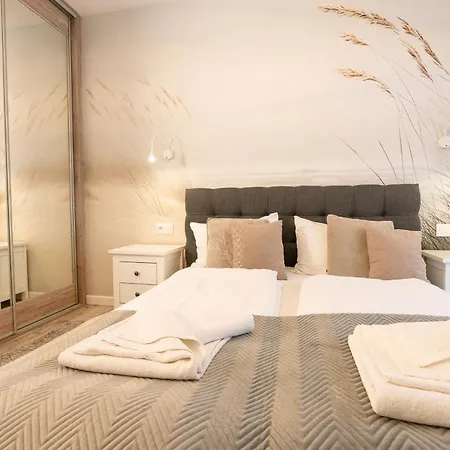 Daire Przy Latarni Morskiej Z Garazem Kolobrzeg