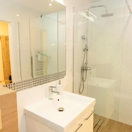 Daire Przy Latarni Morskiej Z Garazem Kolobrzeg